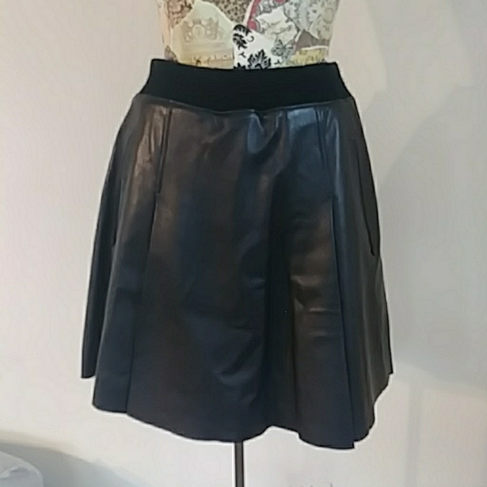 Fall Ready Designer Leather Skirt *New*  sz 8